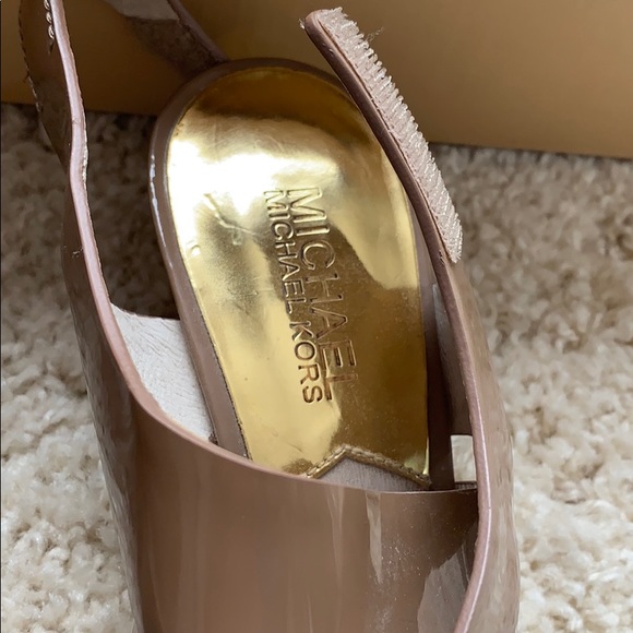 Michael Kors - Picture 2 of 5